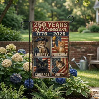 250 Years of Freedom Cat Garden Flag, Patriotic Cat Yard Decor, 1776–2026 Independence Day Banner, Vintage Americana Outdoor Flag
